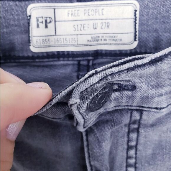 FREE People Distressed Skinny Jeans In Charcoal - Picture 4 of 4